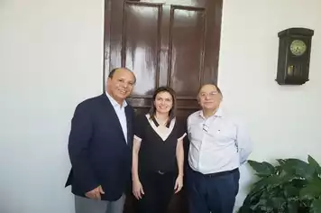 Prefeita Marcella assina convênio em Belo Horizonte