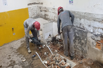 Iniciada a reforma da Escola Municipal Dona Cândida