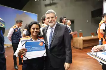 DEFESA CIVIL PARTICIPA DA FORMATURA DO CURSO PARA AGENTES MUNICIPAIS