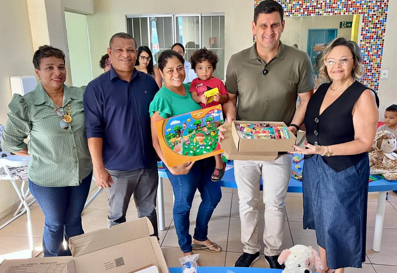 Prefeitura de Pirapora promove entrega de materiais didáticos no CEMEI Raio de Sol
