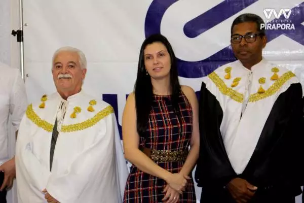 Prefeita Marcella participa de formatura da Unimontes