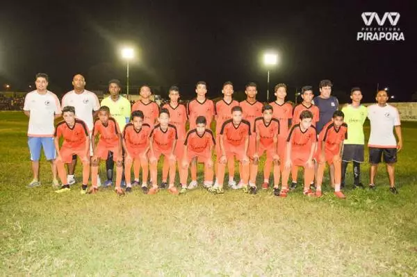 Em amistoso, equipe de Pirapora apresenta talentos contra o Cruzeiro