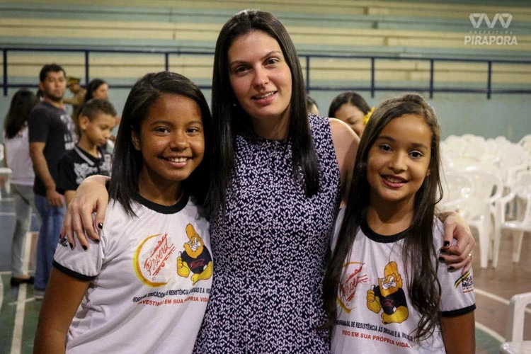 Prefeita Marcella participa de formatura dos alunos do Proerd