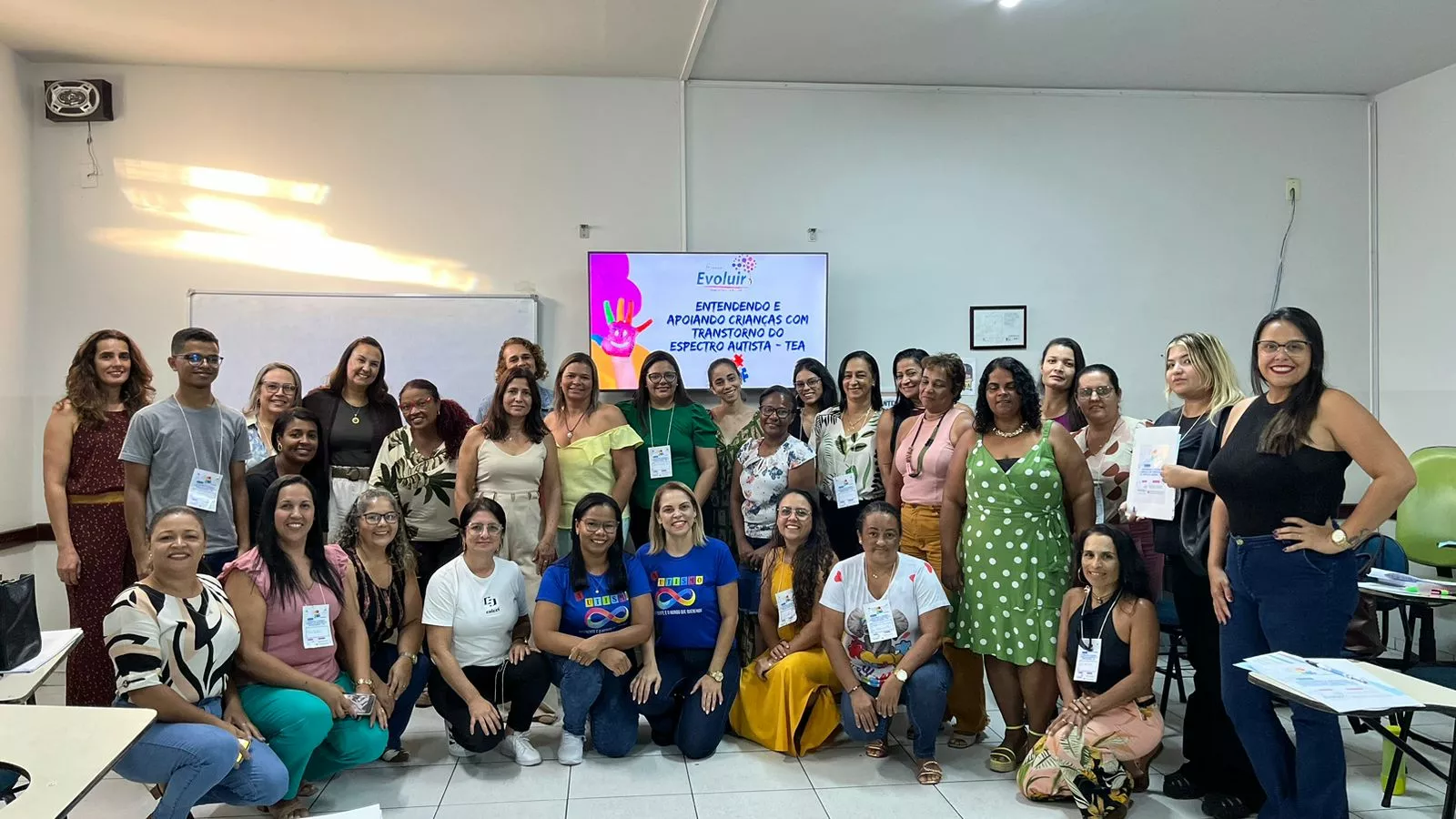 Professores participam de minicurso sobre autismo, através de parceria da SEMED com o Espaço Evoluir