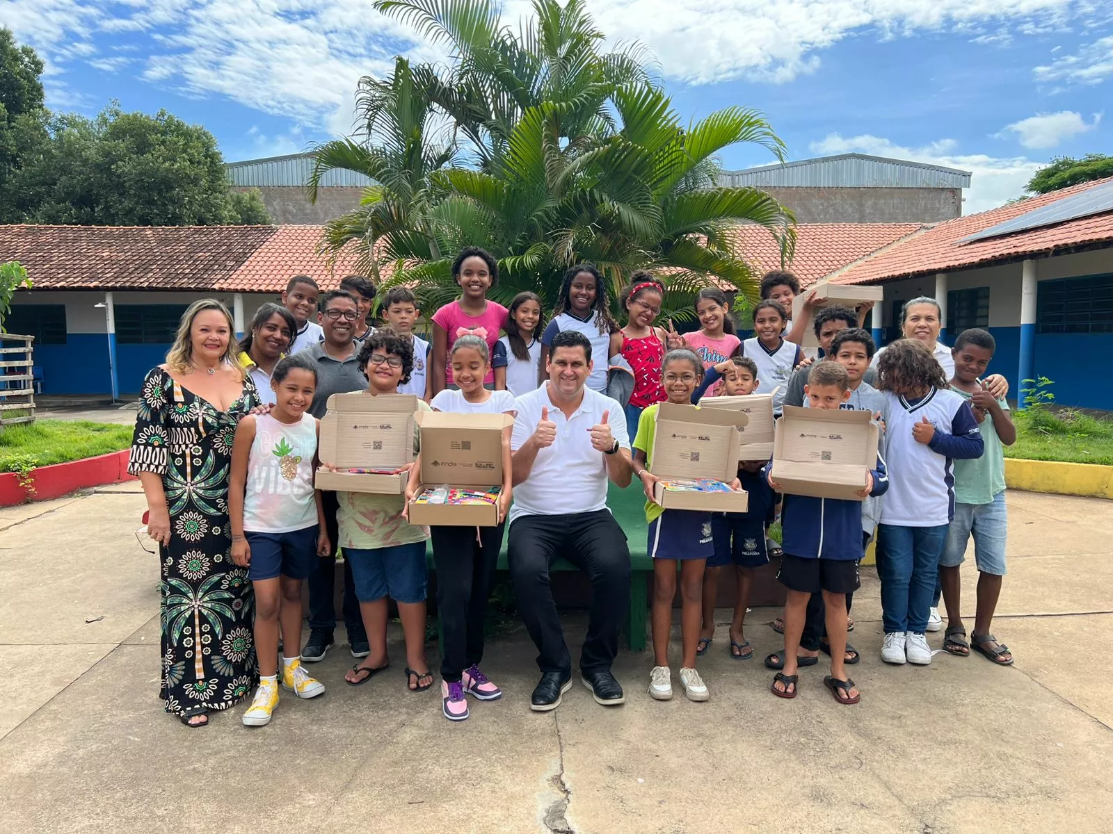 ​Prefeitura de Pirapora investe mais de R$ 375 mil em kits escolares para alunos da Rede Municipal